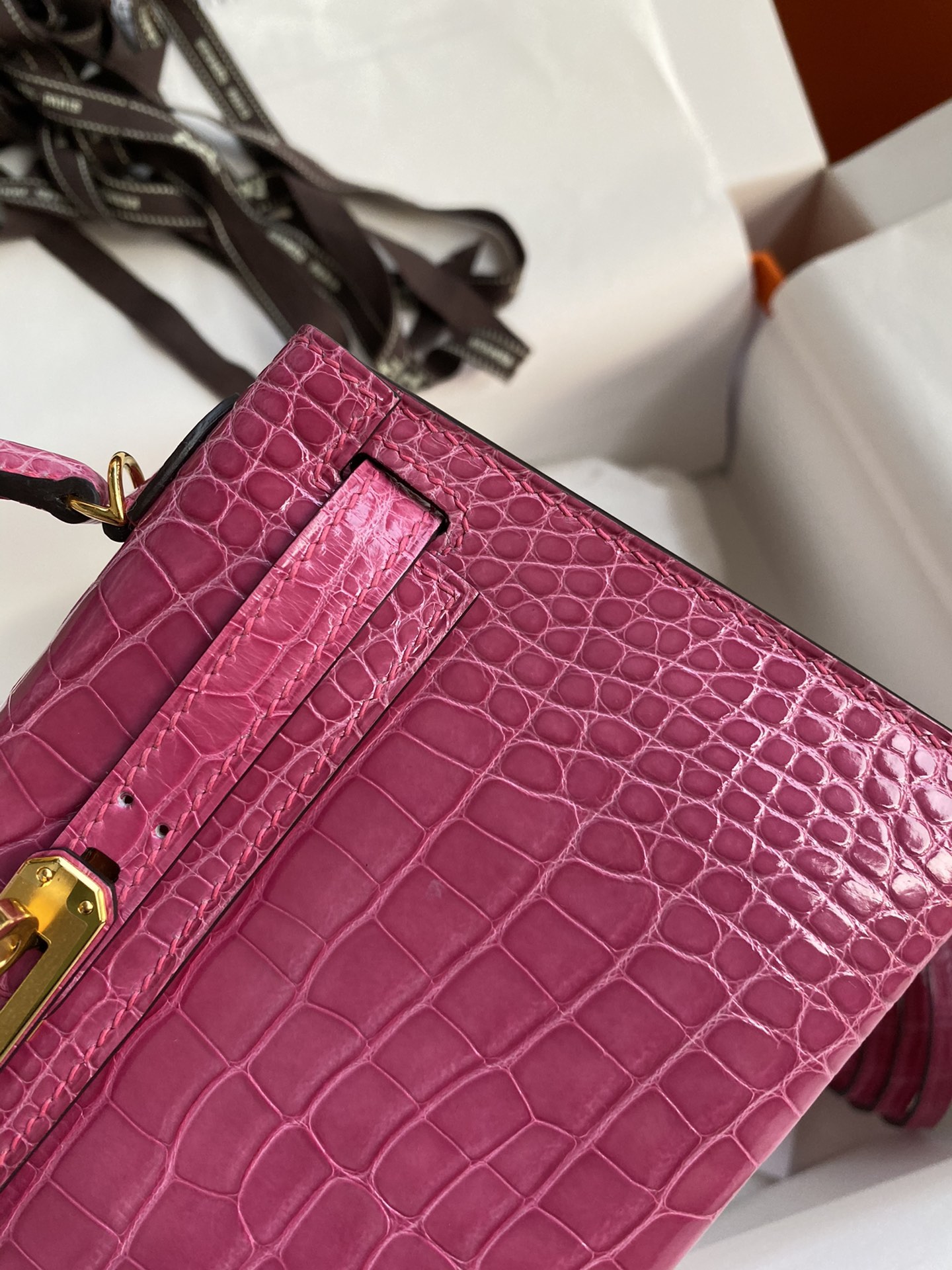 Hermes Kelly Mini II Bag 19CM In Rose Tyrien Shiny Alligator Leather